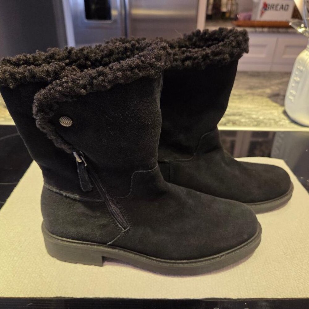 Collection by Clarks Opal Zip Faux Sherpa/Fur Boots Suede Black 8W